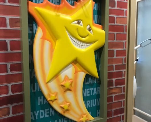 Smiling star 3-D photo frame on the dentistry wall