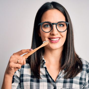What Kind of Toothbrush and Toothpaste is Recommended by Dentists?